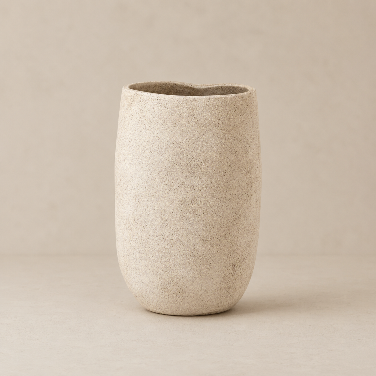 Wazon dekoracyjny SORA – beżowa ceramika 37 cm